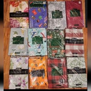 1 X Dining Fashions 52"x90" Oblong Holiday Winter Vinyl Tablecloth Flannel